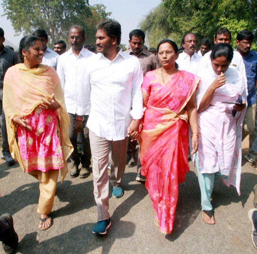 YS Jagan Praja Sankalpa Yatra Day 44 Photos