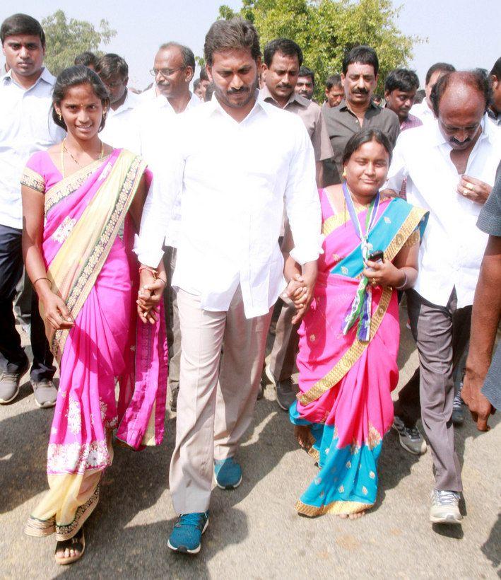 YS Jagan Praja Sankalpa Yatra Day 44 Photos