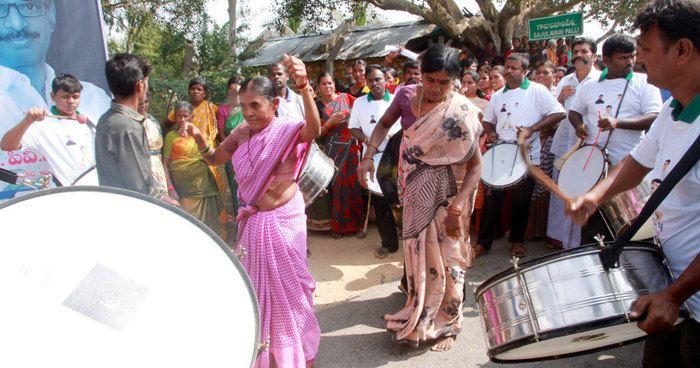 YS Jagan Praja Sankalpa Yatra Day 44 Photos