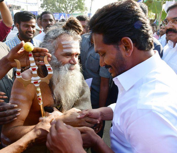 YS Jagan Praja Sankalpa Yatra Day-76 Photos