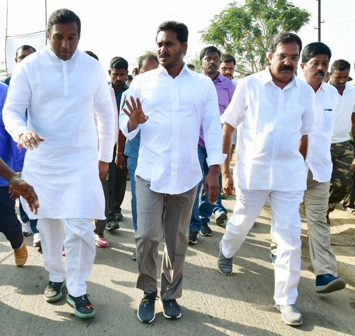 YS Jagan Praja Sankalpa Yatra Day-76 Photos