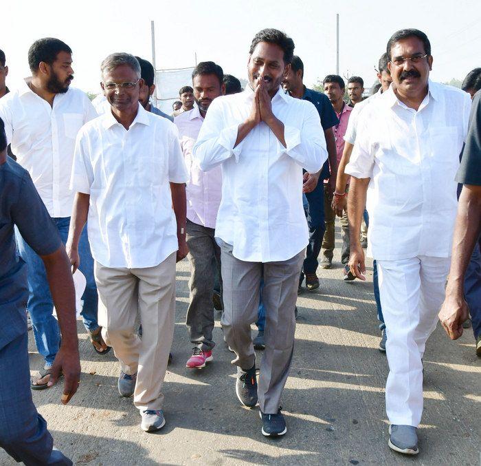 YS Jagan Praja Sankalpa Yatra Day-76 Photos