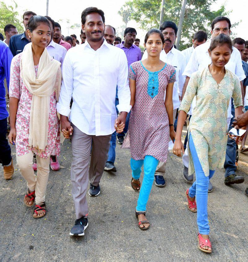 YS Jagan Praja Sankalpa Yatra Day-76 Photos