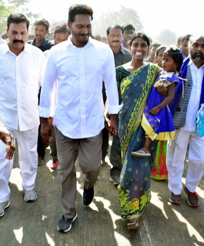 YS Jagan Praja Sankalpa Yatra Day-76 Photos