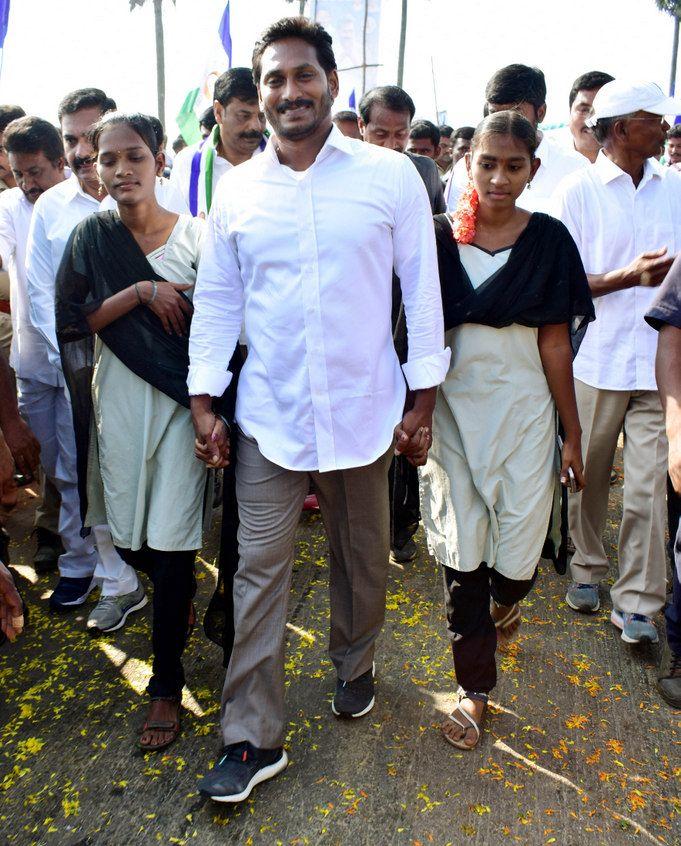 YS Jagan Praja Sankalpa Yatra Day-76 Photos