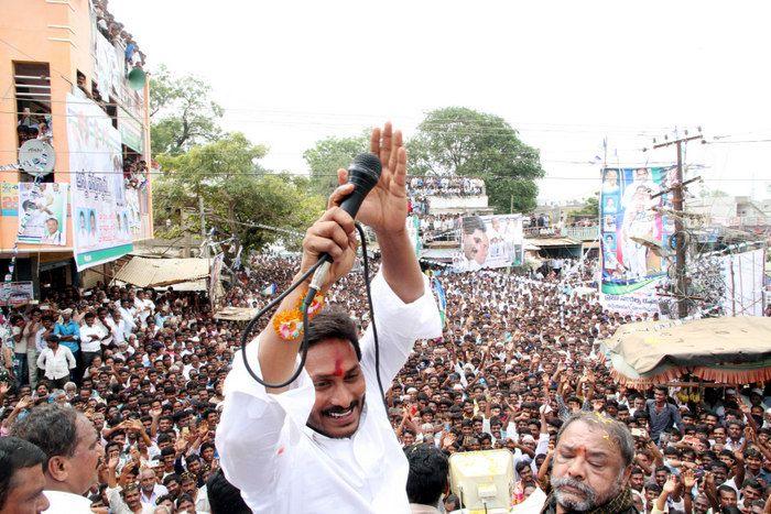 YS Jagan Praja Sankalpa Yatra Day 8 Photos