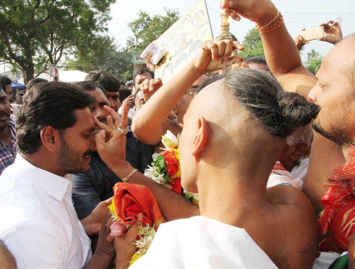 YS Jagan Praja Sankalpa Yatra Day 8 Photos