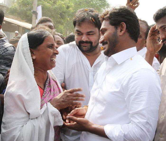 YS Jagan Praja Sankalpa Yatra Day 8 Photos