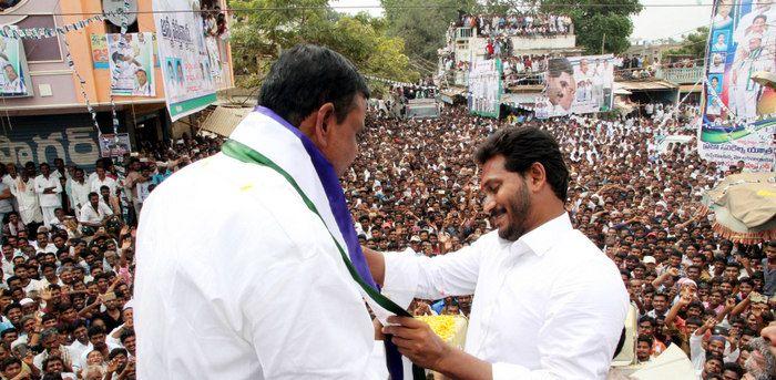 YS Jagan Praja Sankalpa Yatra Day 8 Photos