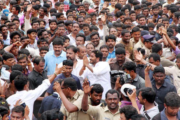 YS Jagan Praja Sankalpa Yatra Day 8 Photos