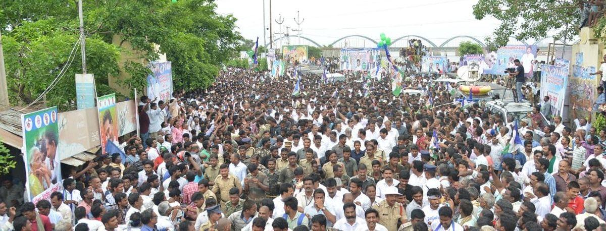 YS Jagan's Praja Sankalpa Yatra Day 187 Photos