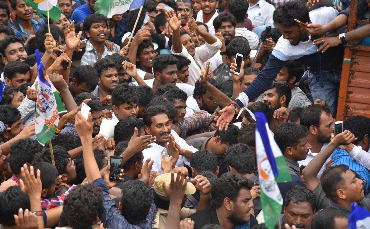 YS Jagan's Praja Sankalpa Yatra Day 187 Photos