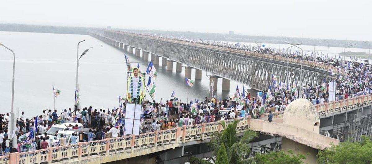 YS Jagan's Praja Sankalpa Yatra Day 187 Photos