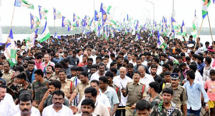 YS Jagan's Praja Sankalpa Yatra Day 187 Photos