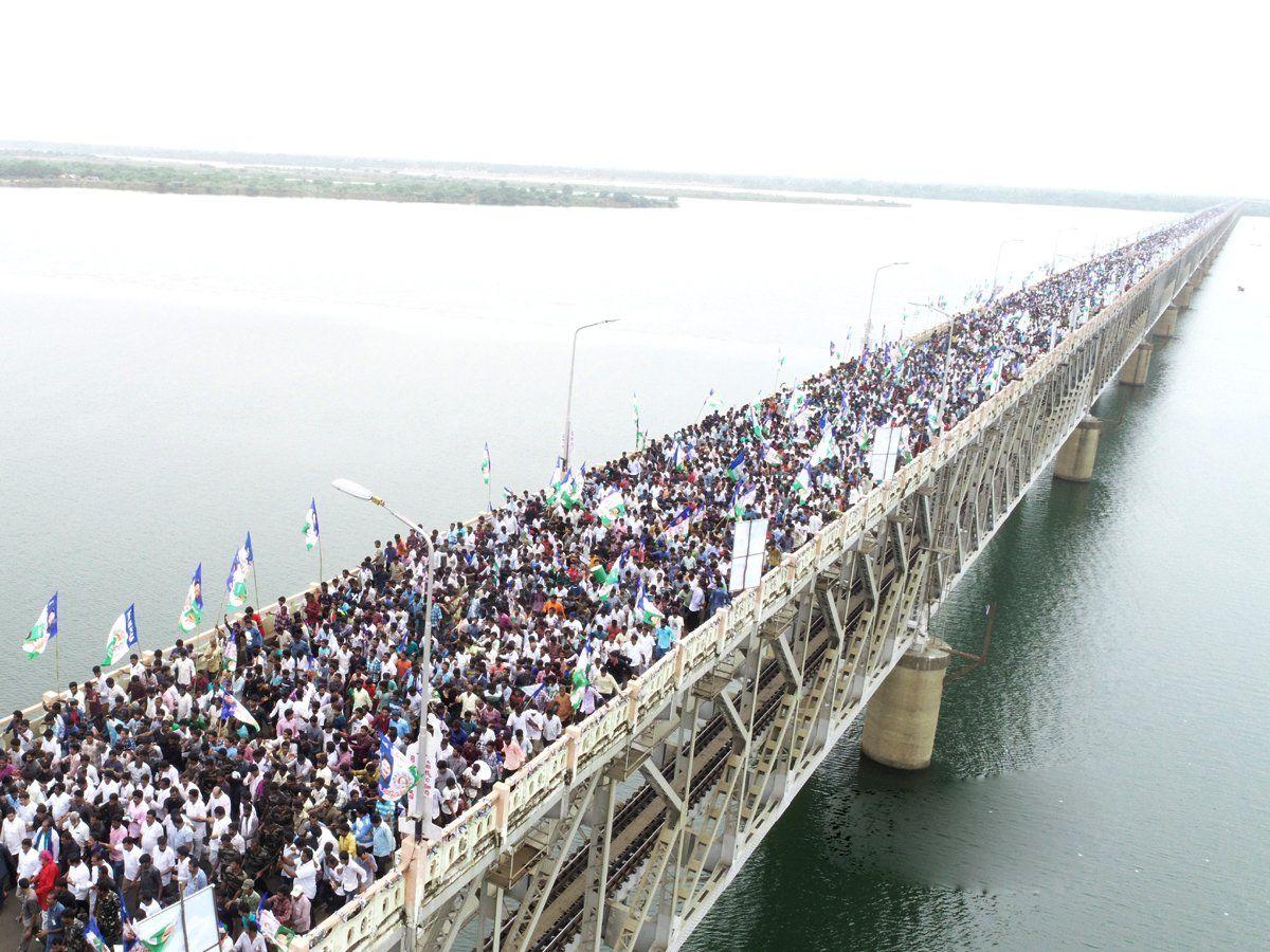 YS Jagan's Praja Sankalpa Yatra Day 187 Photos