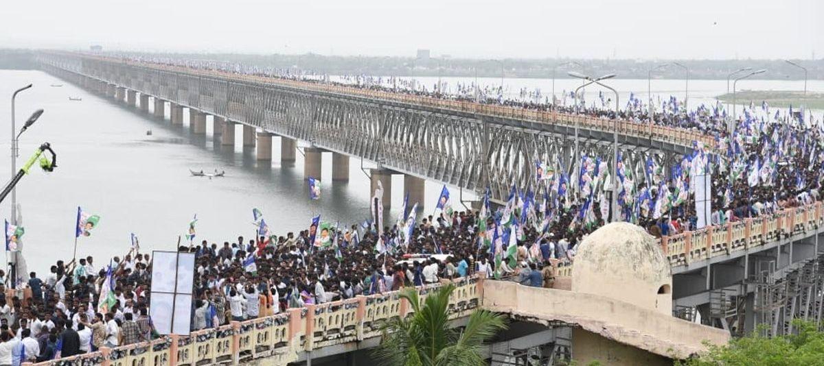 YS Jagan's Praja Sankalpa Yatra Day 187 Photos