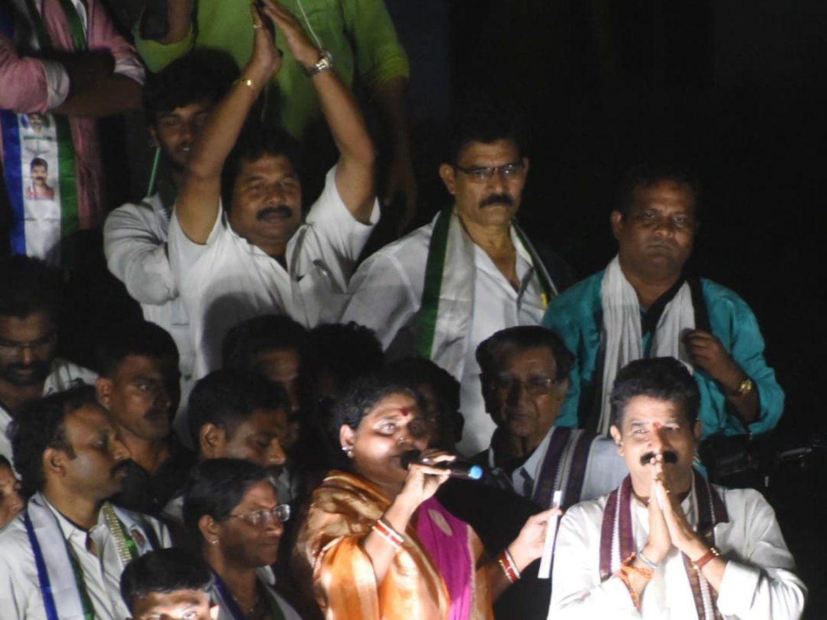YS Vijayamma Public Meeting at Chodavaram Photos