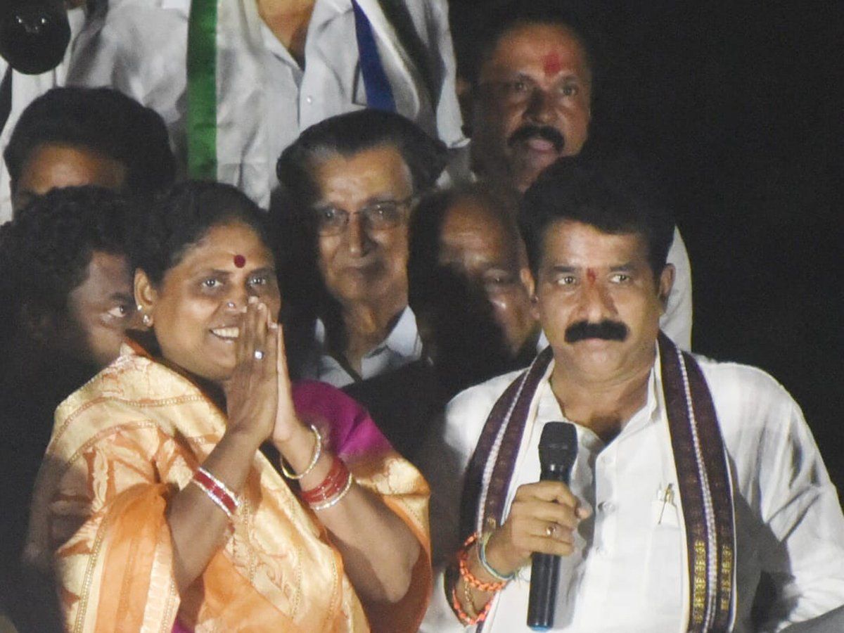 YS Vijayamma Public Meeting at Chodavaram Photos