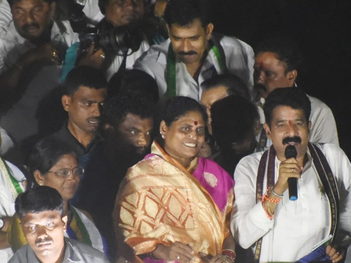 YS Vijayamma Public Meeting at Chodavaram Photos