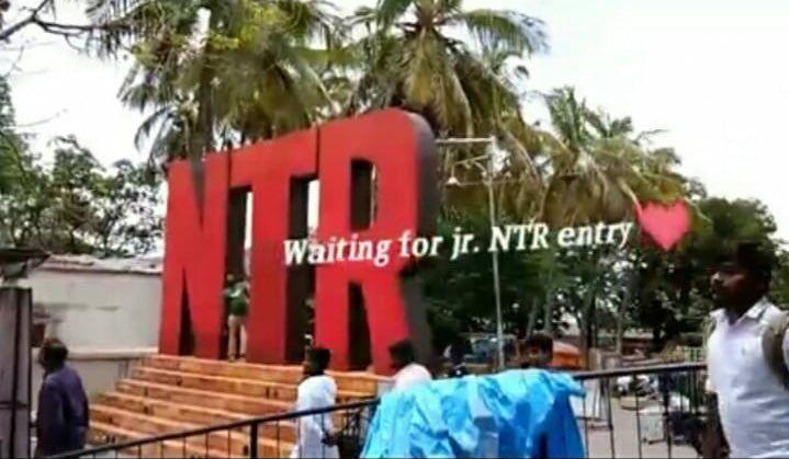 Young Tiger NTR at Dhee10 Grand Finale Shooting Photos Leaked