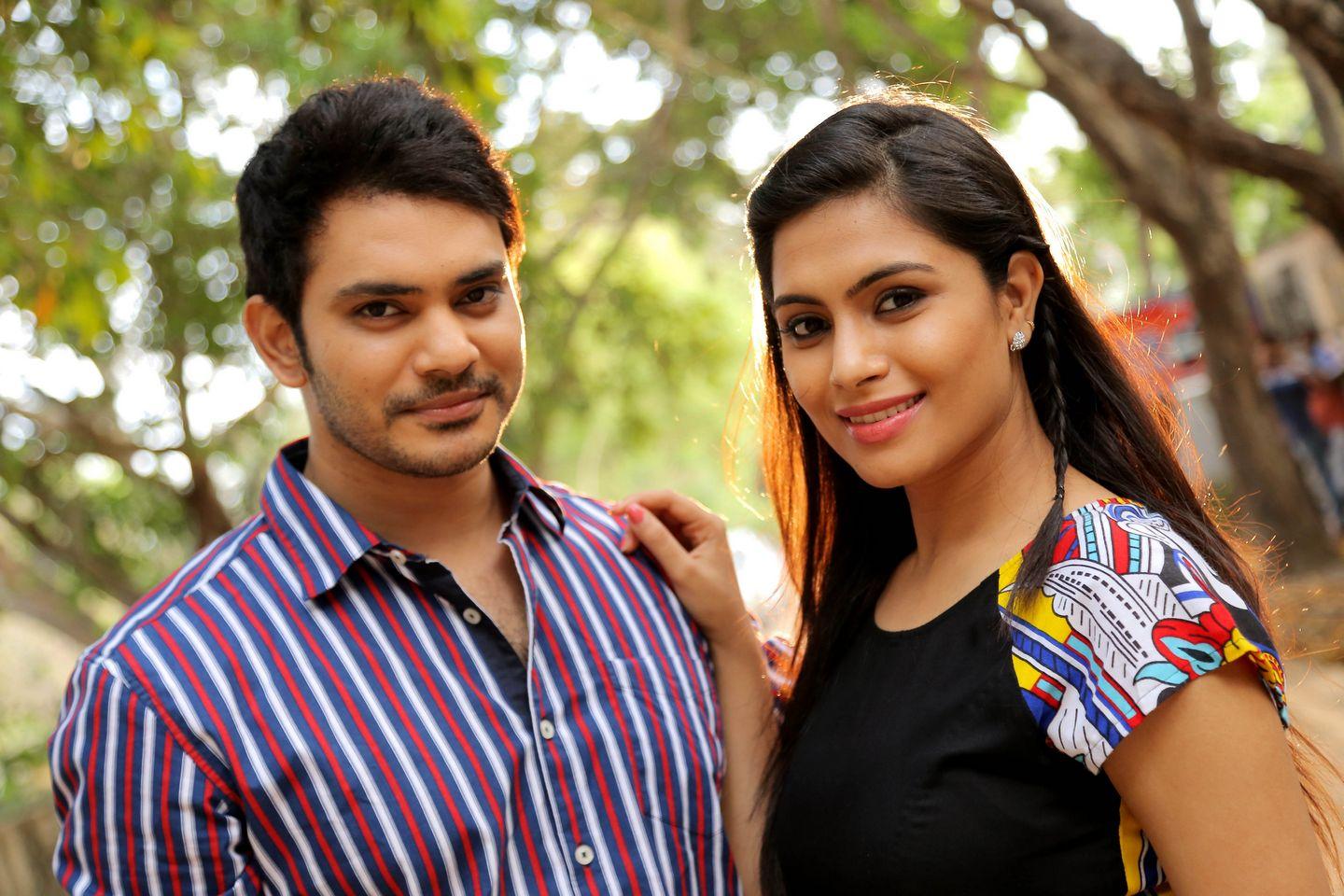 Aalukku Paathi 50 50 Movie Stills