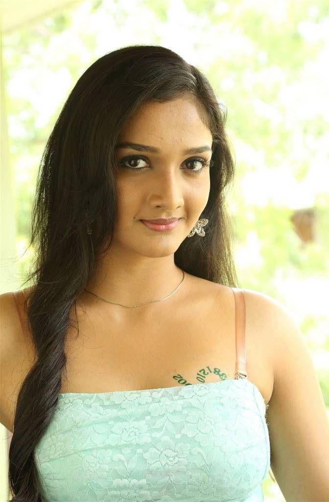 Aayirathil Iruvar Tamil Movie Latest Hot Stills
