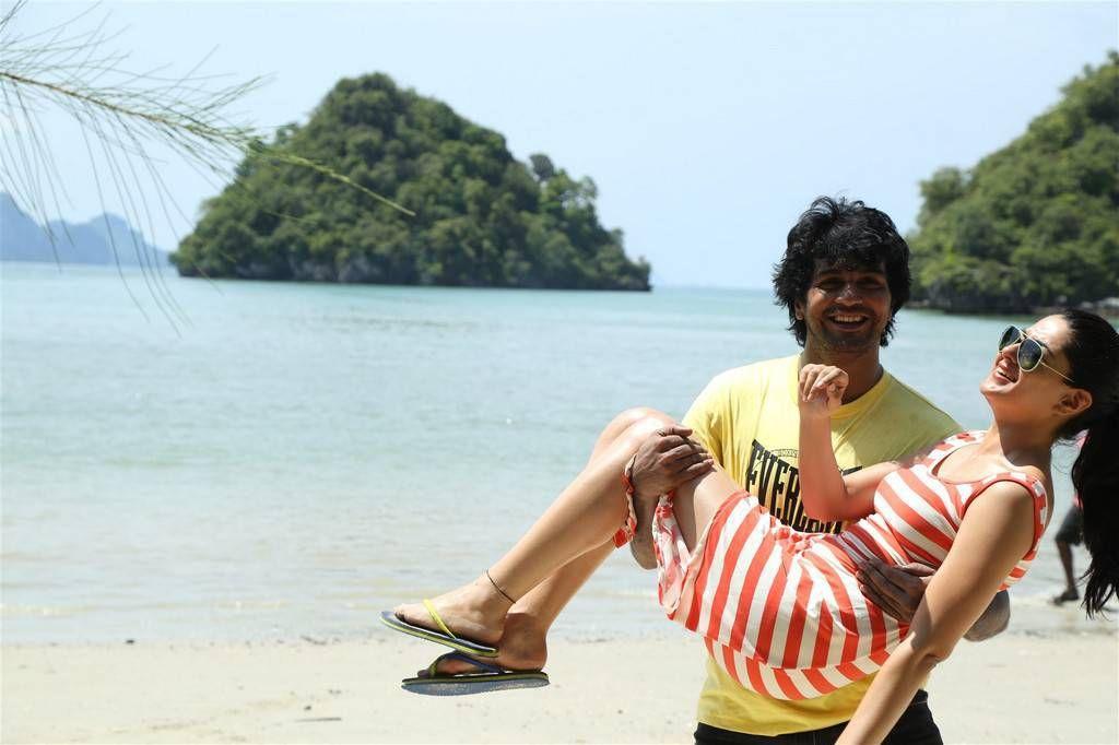 Aayirathil Iruvar Tamil Movie Latest Hot Stills