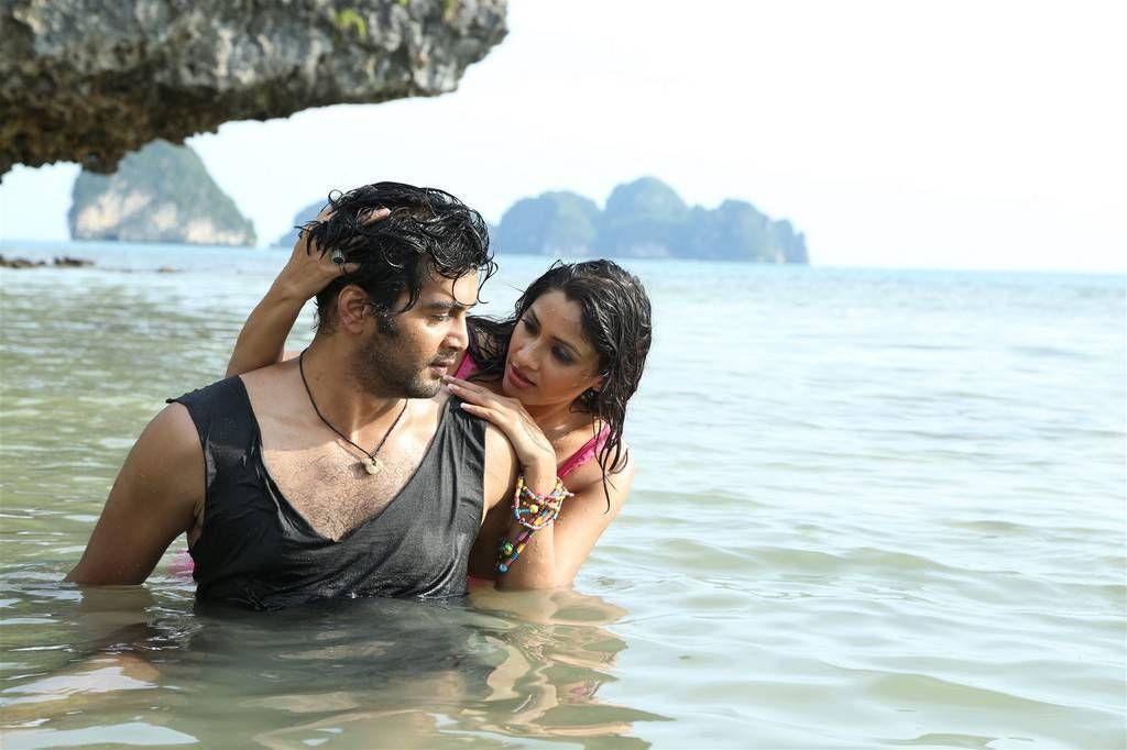 Aayirathil Iruvar Tamil Movie Latest Hot Stills