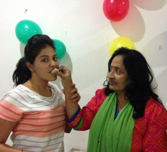 Actress Anjali Rare and Unseen Photos