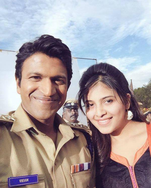 Actress Anjali Rare and Unseen Photos