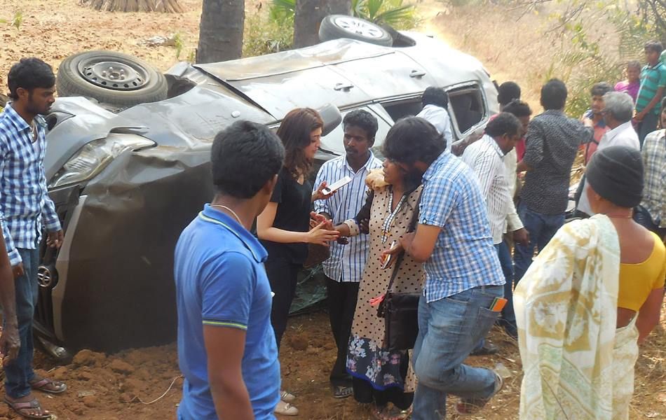 Actress Pranitha Car Accident Photos