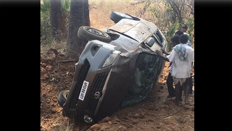 Actress Pranitha Car Accident Photos