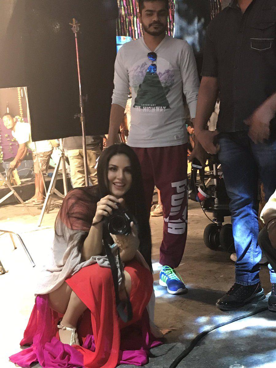 Actress Sunny Leone's Latest Photoshoot Unseen Pics
