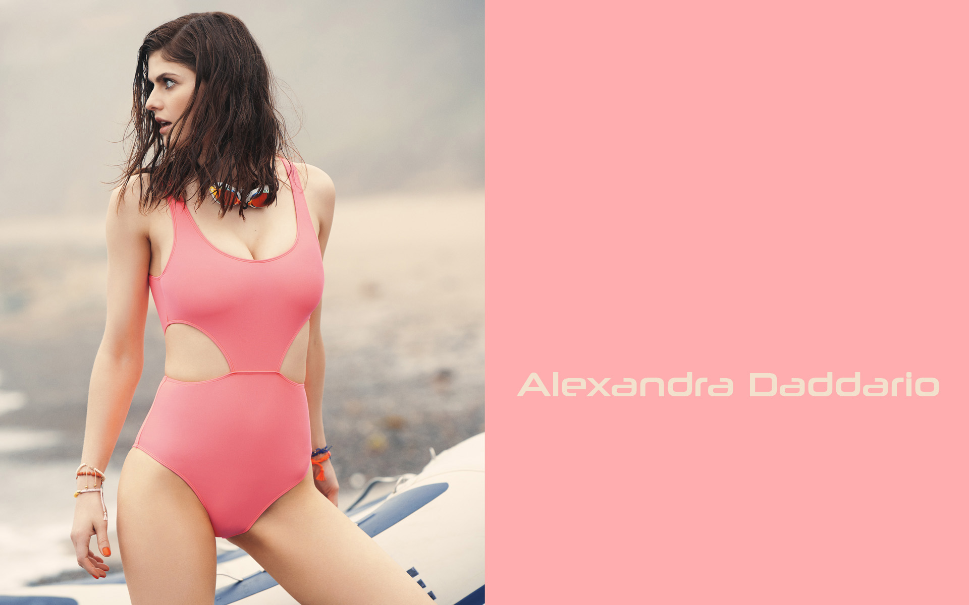 Alexandra Daddario Sexy Wallpapers. 