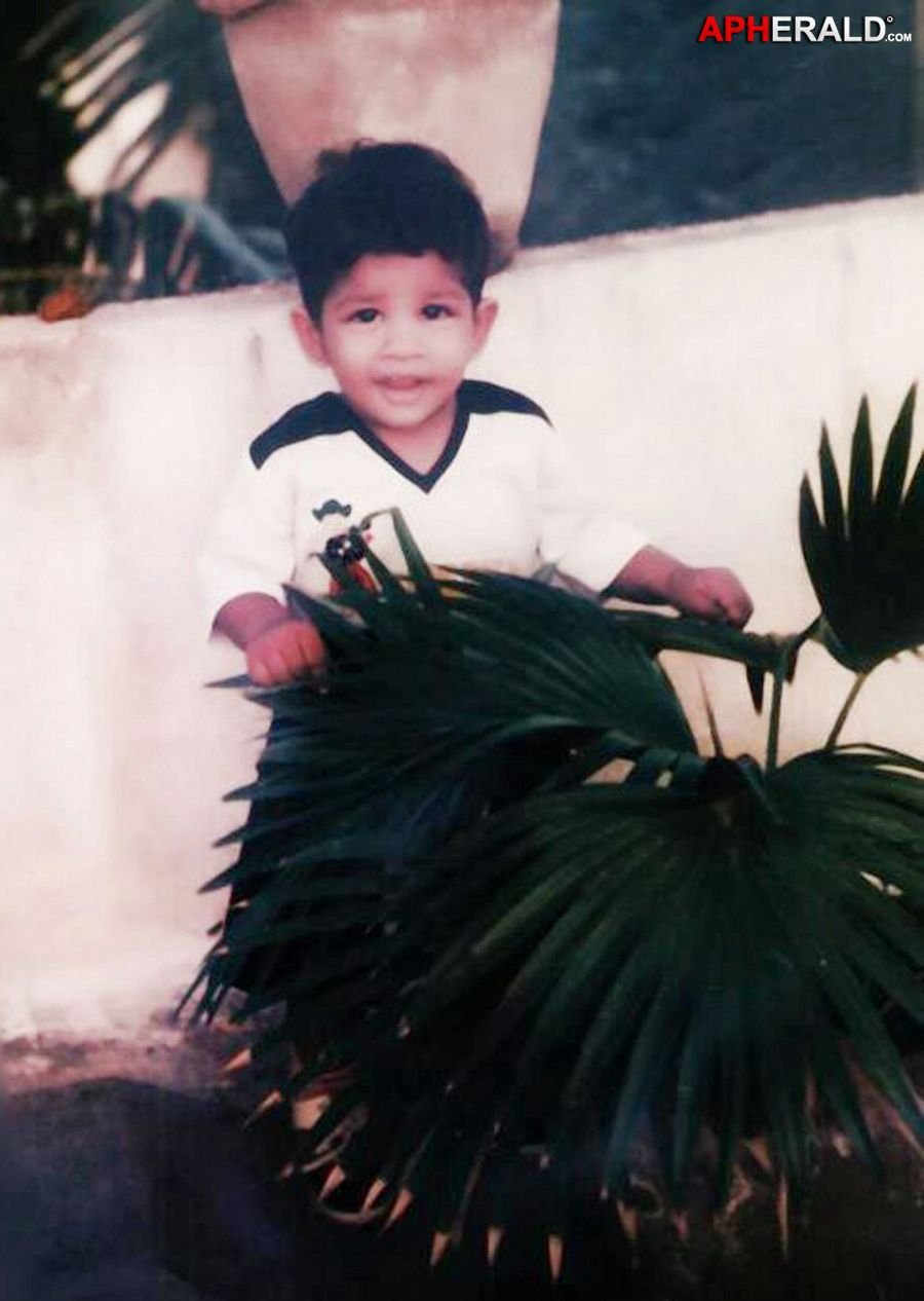 Allu Arjun Childhood Unseen Pics