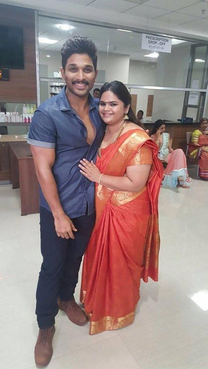 Allu Arjun on the sets of Sarrainodu Photos