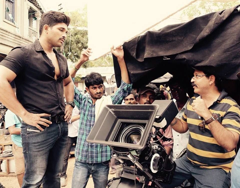 Allu Arjun on the sets of Sarrainodu Photos