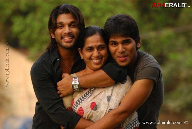 Allu Arjun with his family unseen Photos