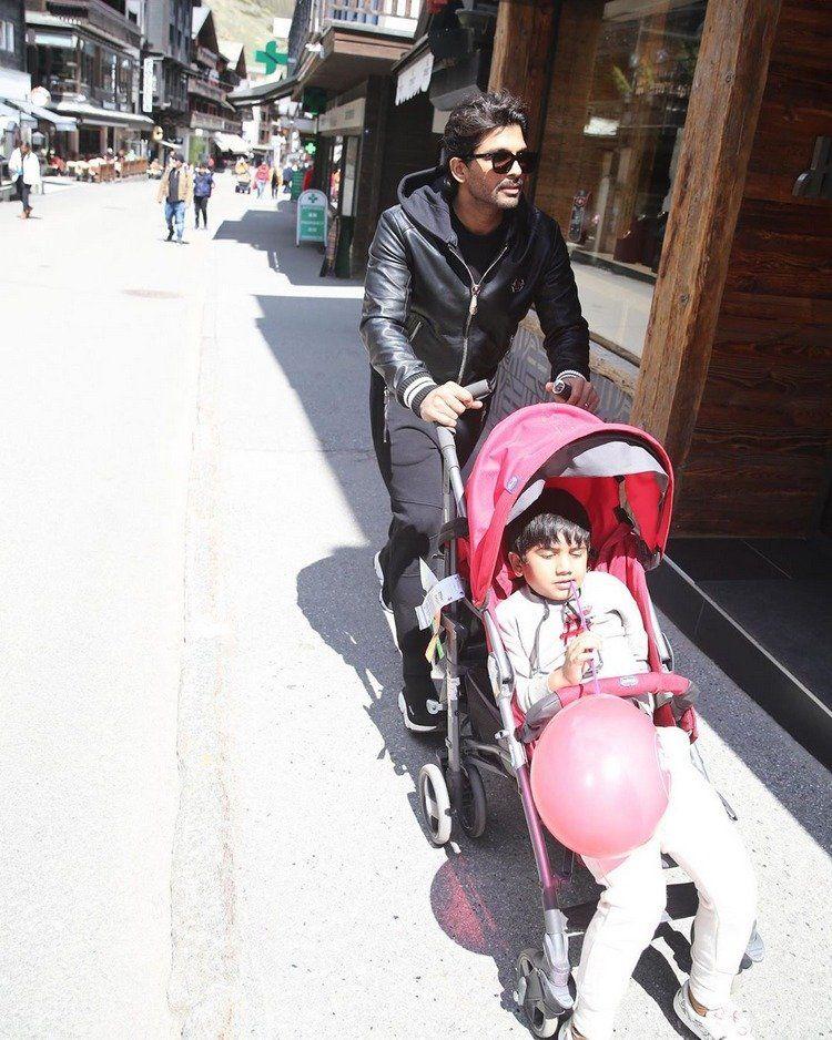  Allu Arjun with his family images