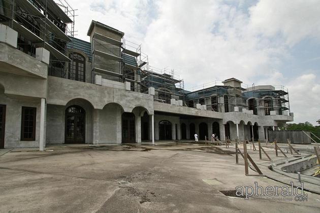 America s biggest house Photos