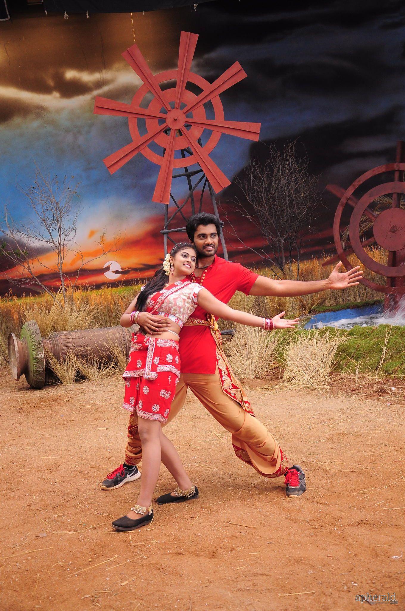 Anaganaga Oka Chitram Movie Pics