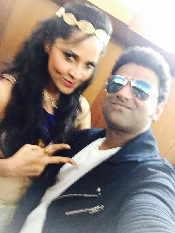 Anasuya Selfies with Celebrities Photos