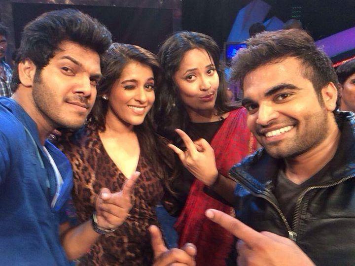 Anasuya Selfies with Celebrities Photos