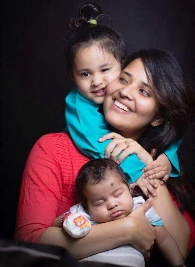 Anchor Anasuya Family Pics