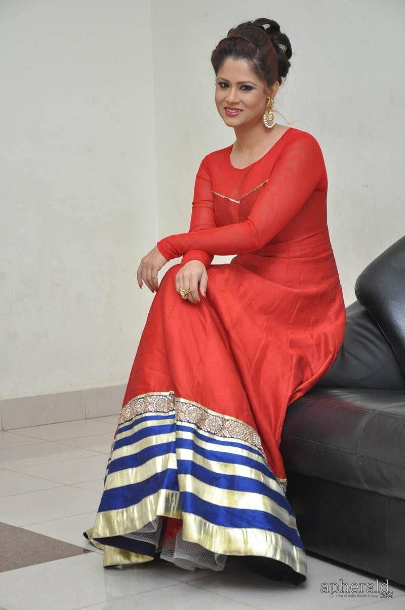 Anchor Shilpa Chakravarthy Images