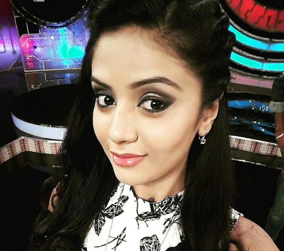 Anchor Sreemukhi Rare & Unseen Photos