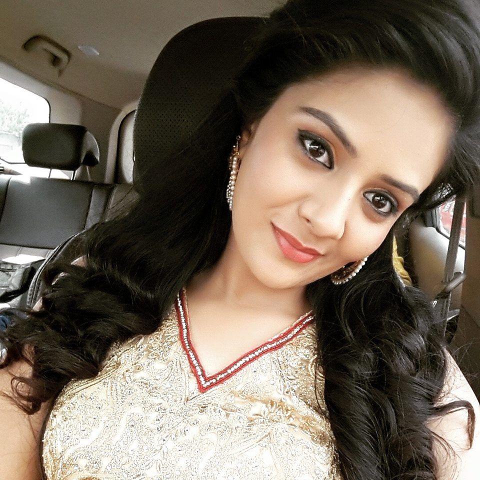 Anchor Sreemukhi Rare & Unseen Photos