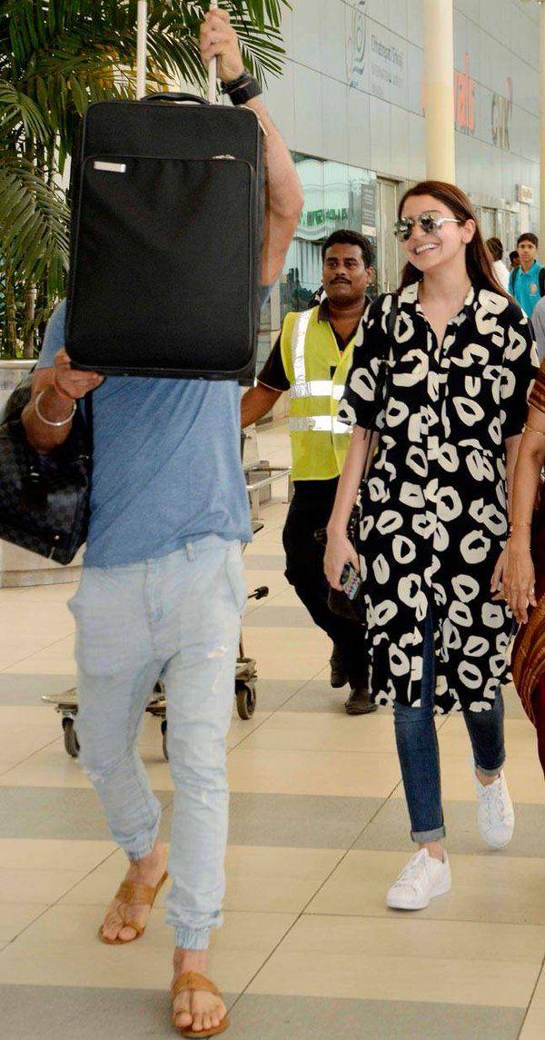 Anushka Sharma & Virat Kohli back from Goa vacation Photos