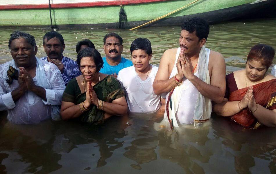 AP Godavari Maha Pushkaram Photos