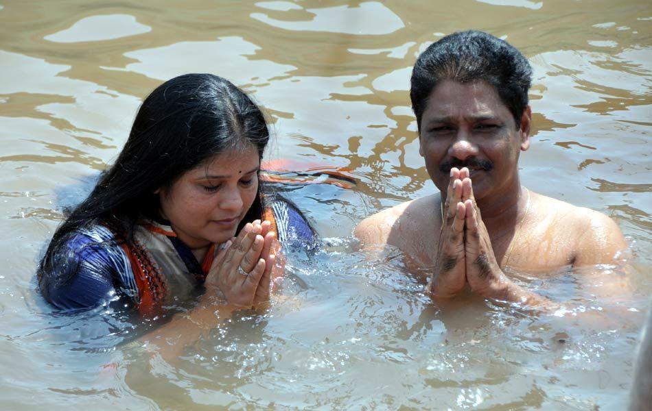 AP Godavari Maha Pushkaram Photos